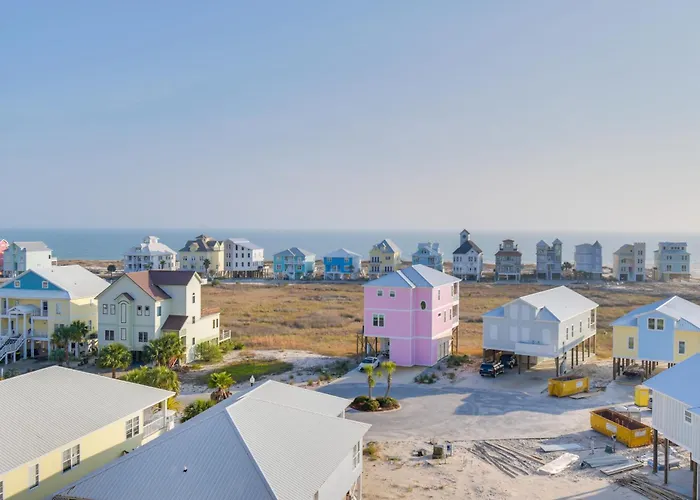 Ocean View, Walk To Beach: Holiday home *