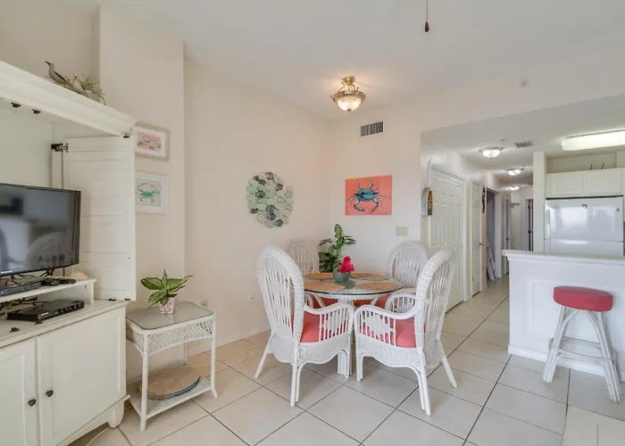 Ocean View, Walk To Beach: Holiday home Gulf Shores