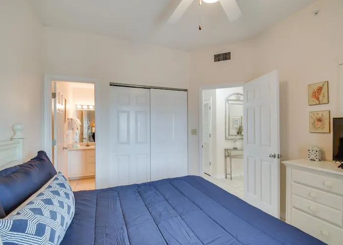Ocean View, Walk To Beach: Holiday home *