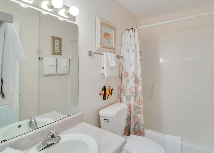 Ocean View, Walk To Beach: Holiday home *